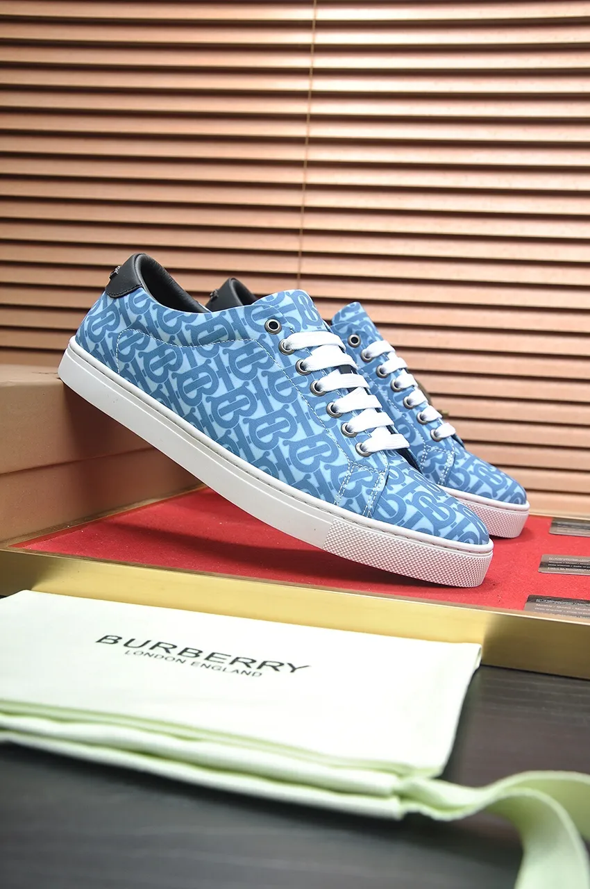 Men's shoes💰480💶[Burberry] (cowhide lining) classic low-top sneakers｜Imported cowhide with classic plaid fabric｜Cow leather lining｜Original outsole｜Fine workmanship and comfortable to wear Size: 38-44 (customized at 45)